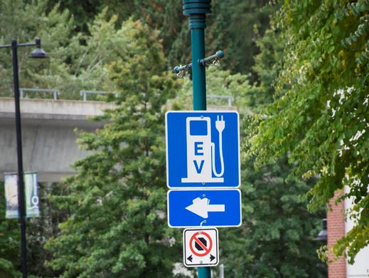 Level 1 EV charging directional sign