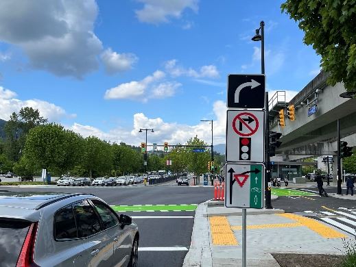 Signage - Pinetree Intersection