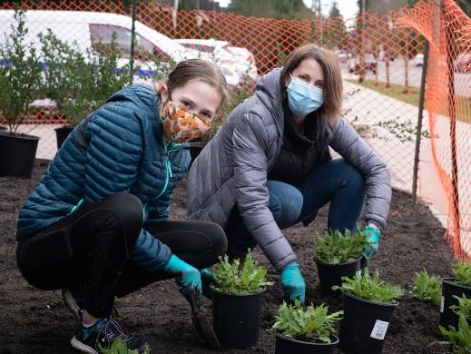 Volunteers at Mundy Park Planting Event