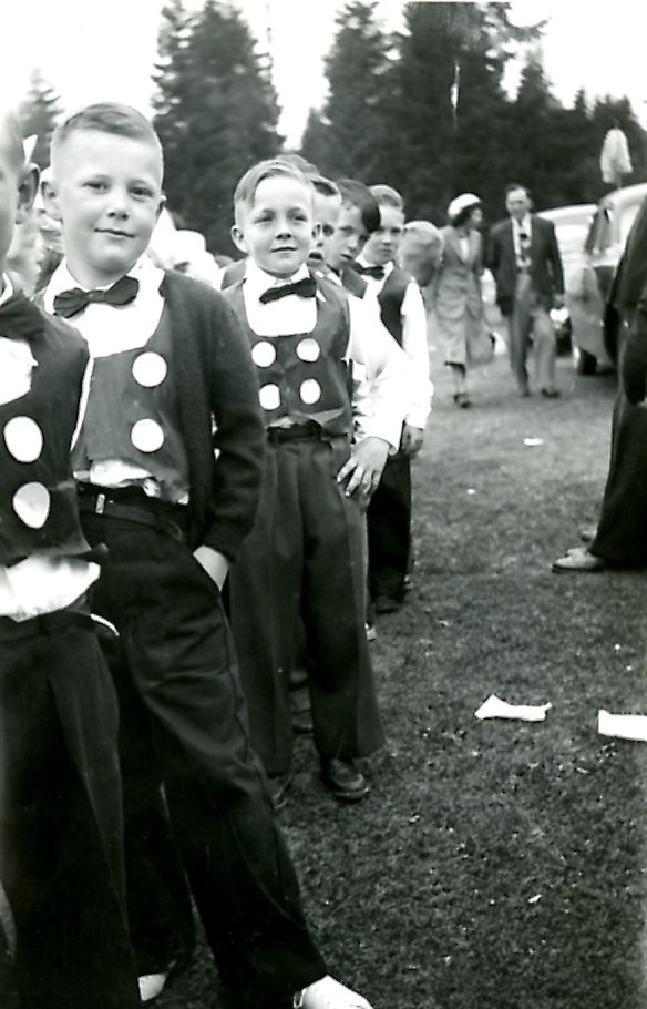 Page Boys at May Day, 1950 (JPG) Opens in new window